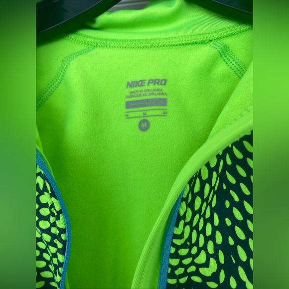 Nike Pro DriFit Women’s Highlighter Green/black Quarter Zip Shirt Size Medium - Picture 3 of 7